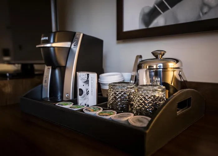 4 star hotel: The Read House Hotel